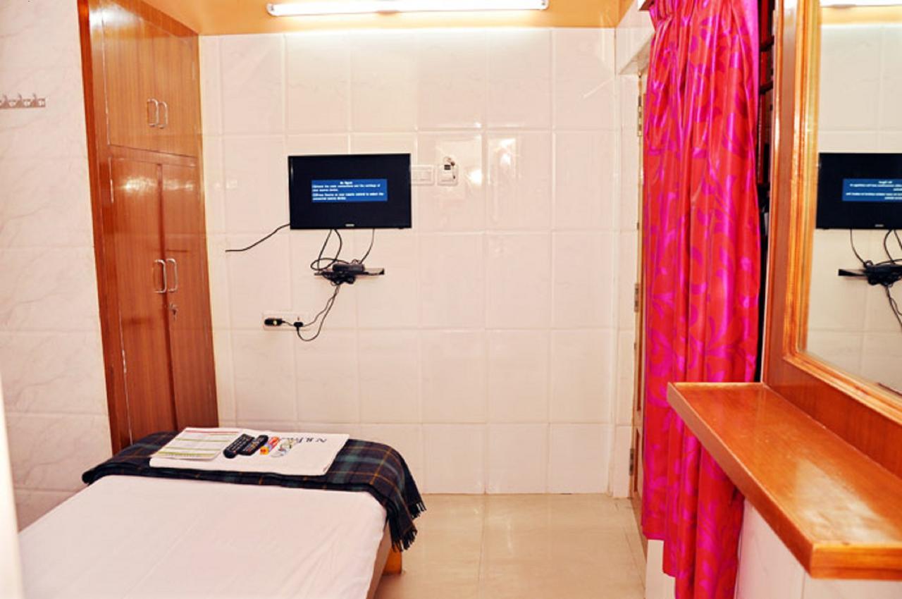 Nb Palace Chennai Eksteriør bilde
